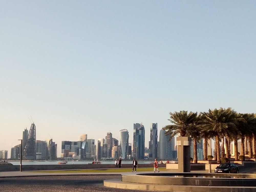 Катар, г. Доха. Вблизи порта. Вид на центр города.