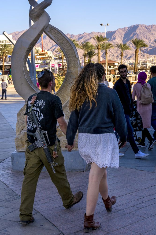 Это Израиль, детка...