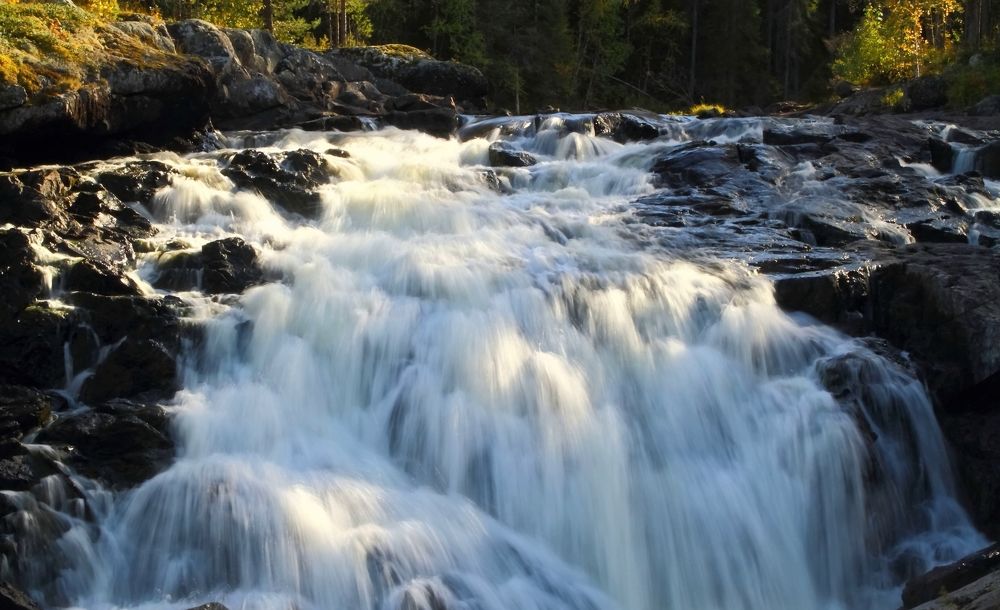 Дикий водопад.