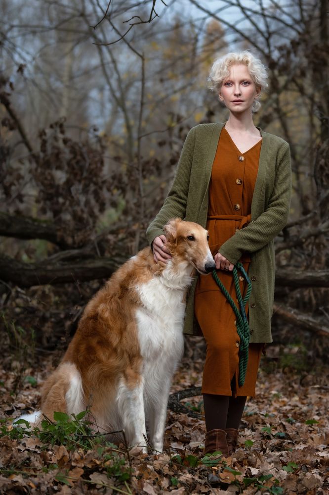 Девушка с собакой