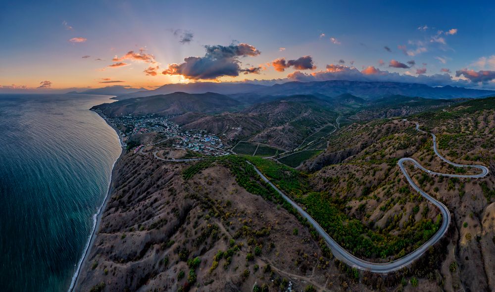 Крымские повороты на закате