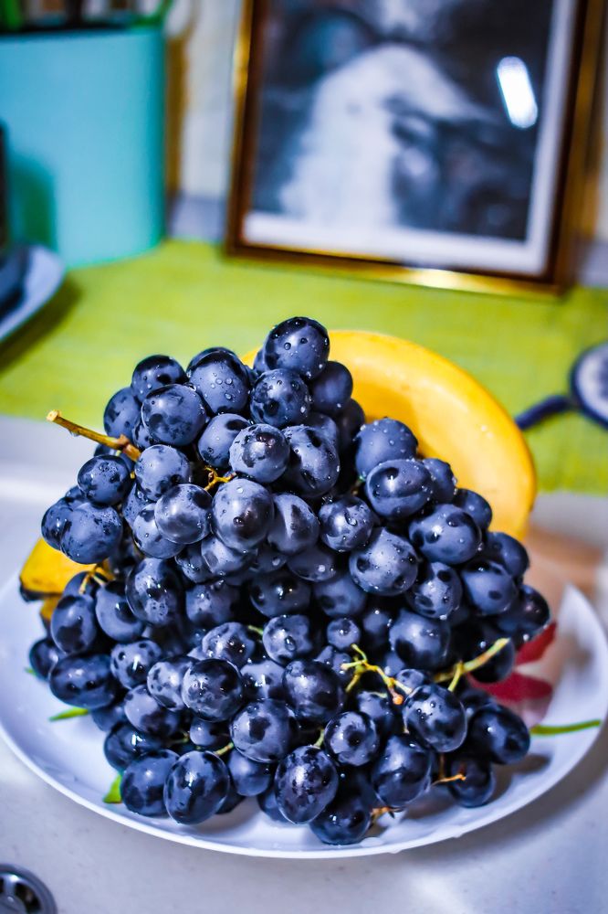 Виноград ? и бананы? .