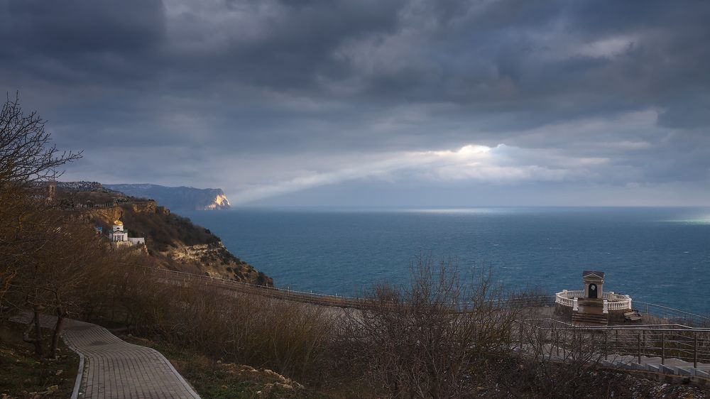 Его величество свет...январь на Фиоленте.