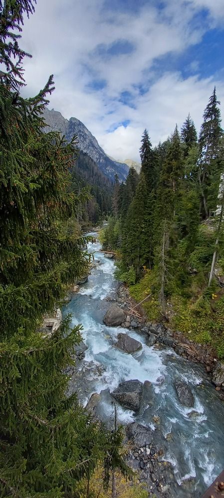горная река