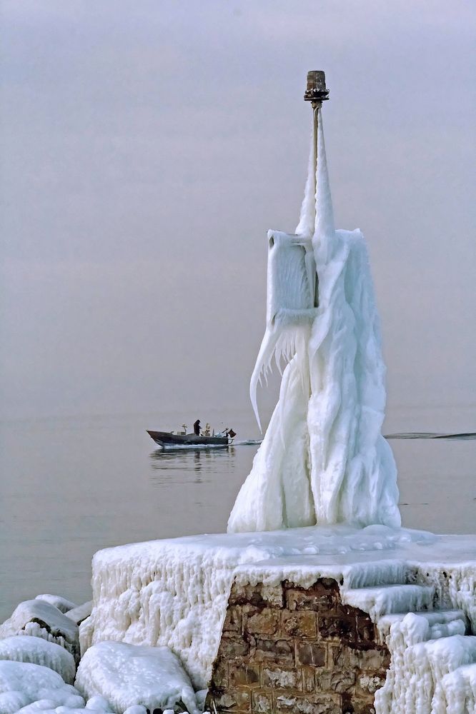 Winter in the medieval village of Yvoire (1)