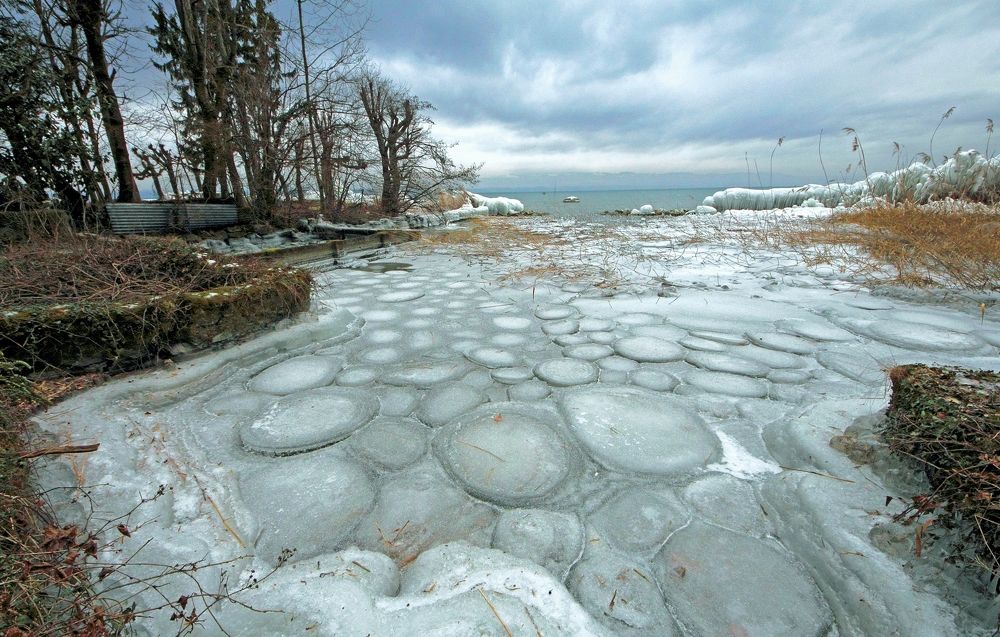 Winter in the medieval village of Yvoire (5)