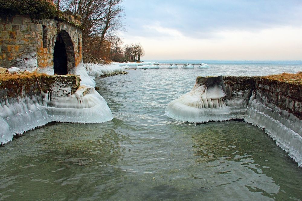 Winter in the medieval village of Yvoire (3)