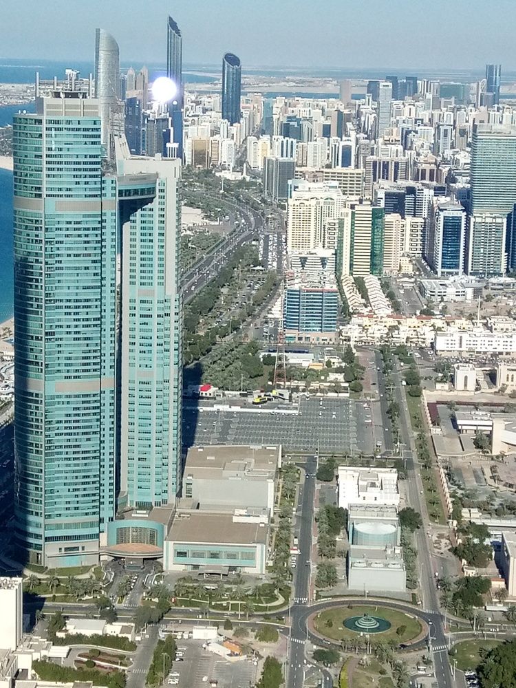 Вид с башни Этихад.