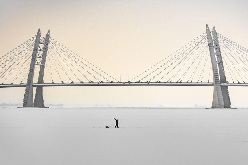 Одинокий рыбак