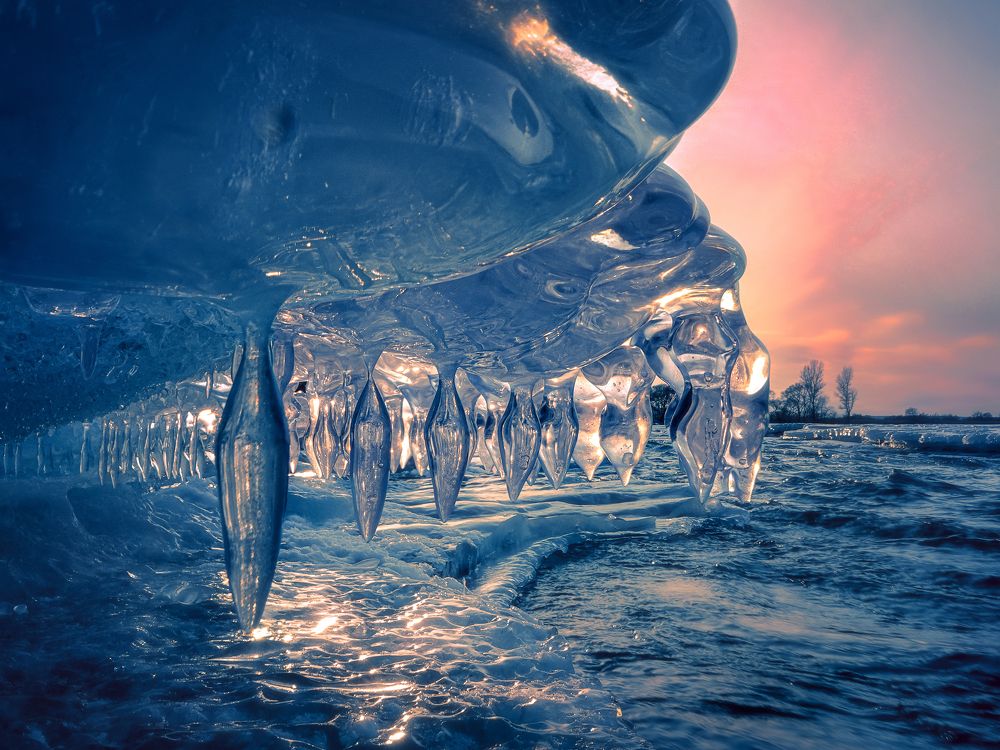 Взгляд из подо льда.