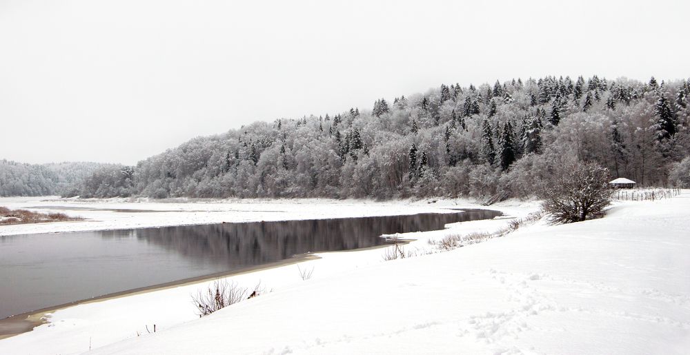 Волга под снегом