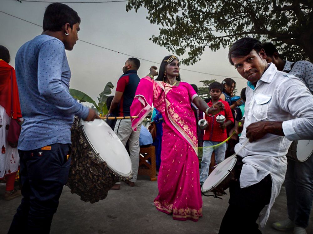 A man disguise of a lady