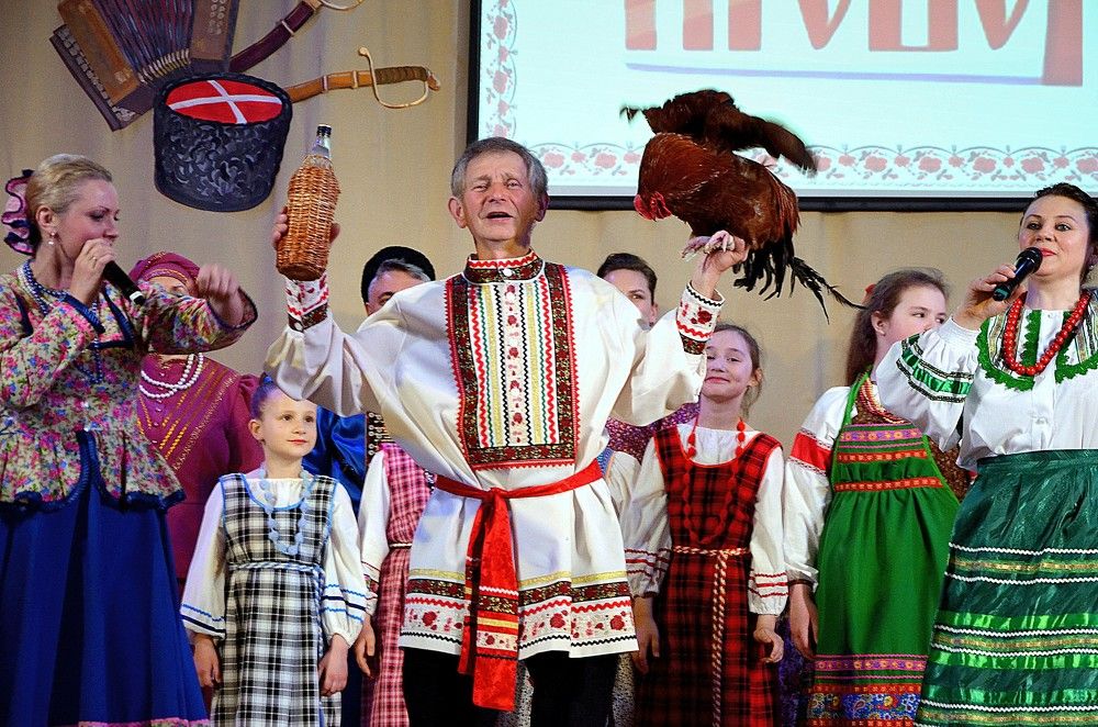 Фольклорный ансамбль "Возрождение"...