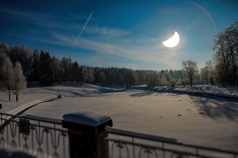 МОРОЗНАЯ ЛУНА...