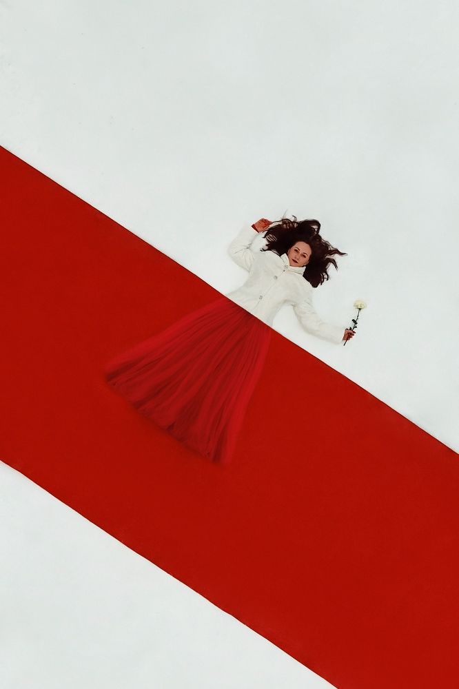 Красное на белом