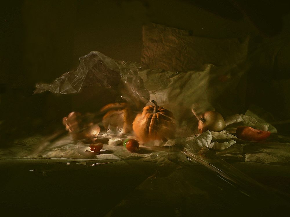 Натюрморт с тыквой и луком.