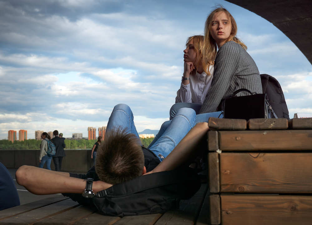 Посиделки под мостом