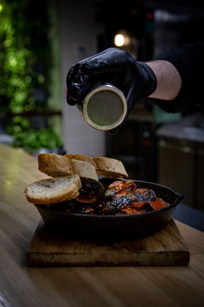 Delicat'l Grand Cafe