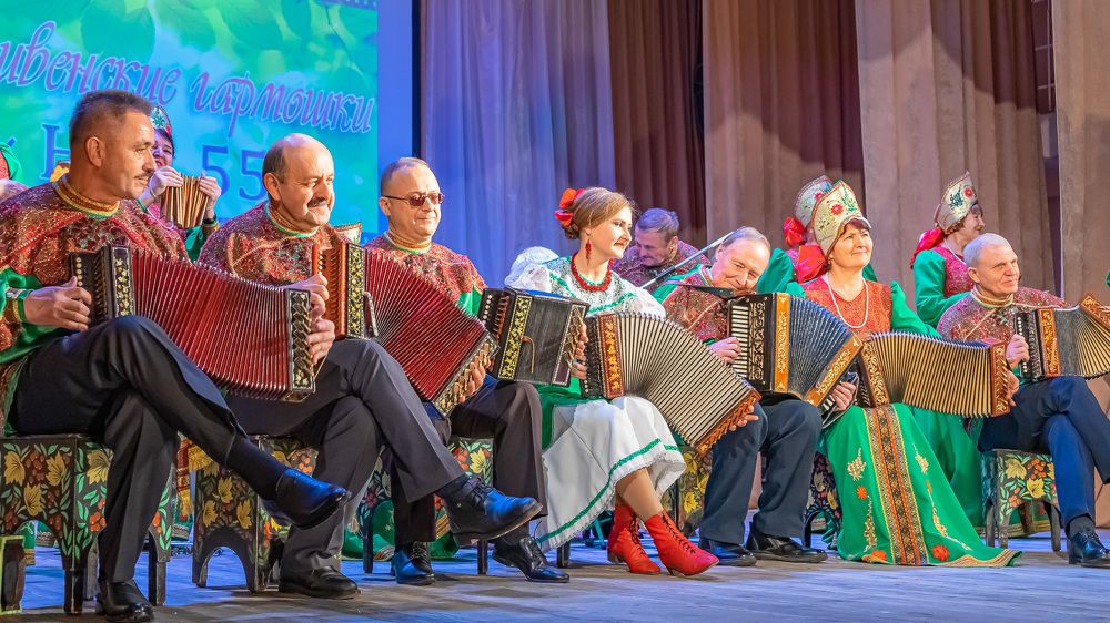Ливны. Ансамбль Ливенские гармошки.