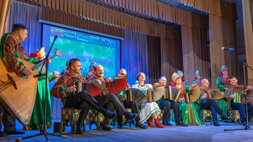 Ливны. Ансамбль Ливенские гармошки.