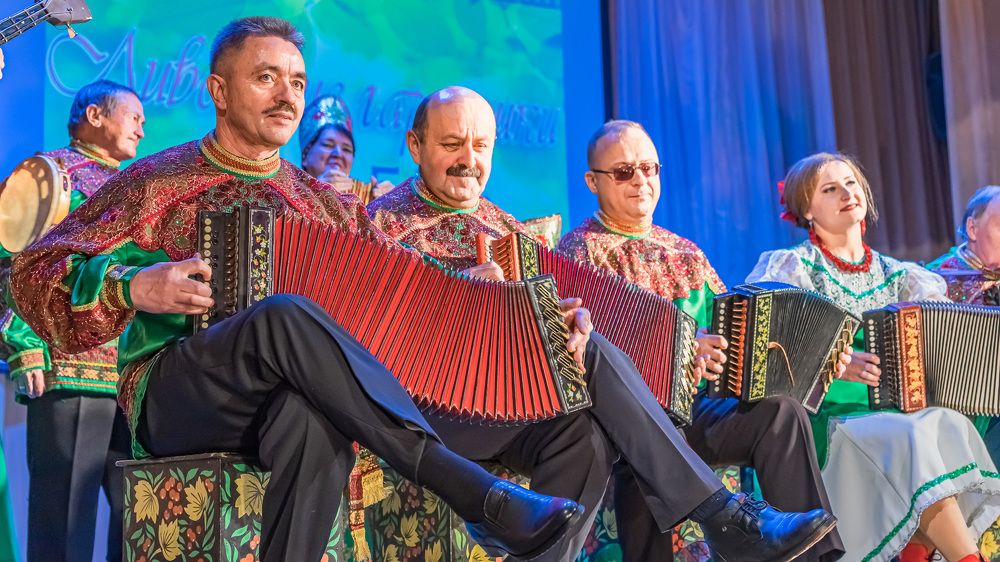 Ливны. Ансамбль Ливенские гармошки.