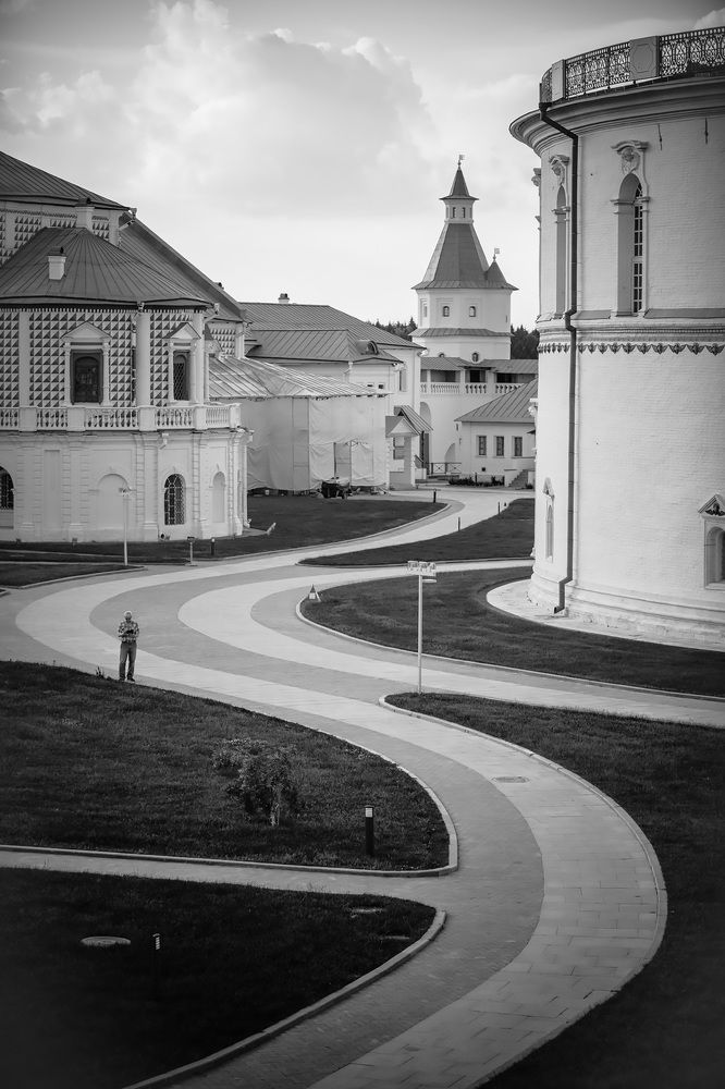 В монастыре