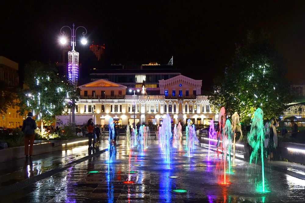 В ЦВЕТЕ ФОНТАНЧИКОВ…