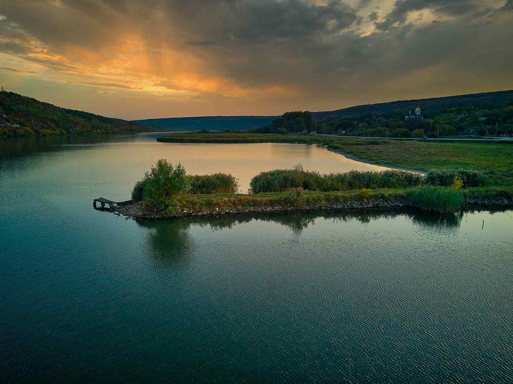 Photograph by Igor Sirbu