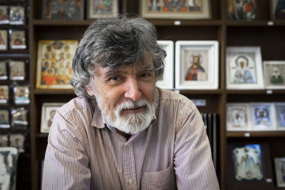 В церковной лавке