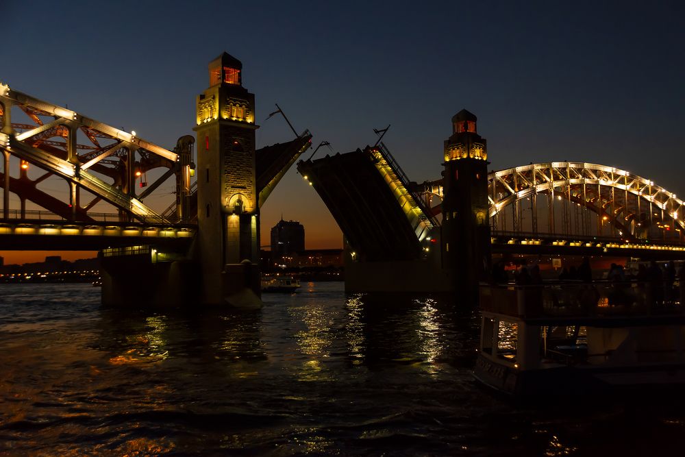 Разведенные берега.