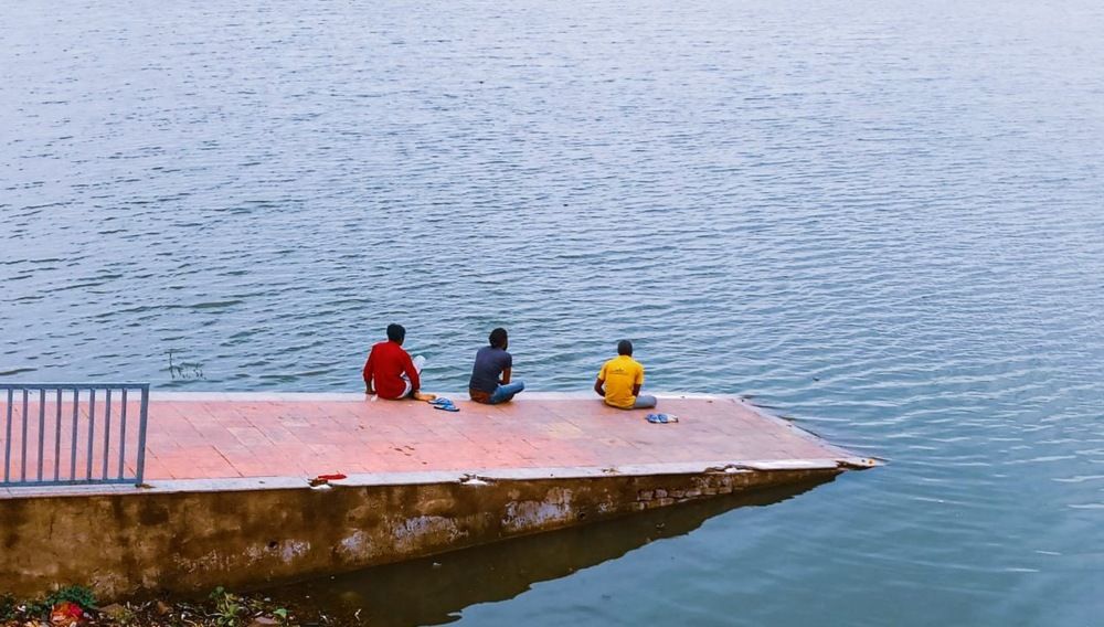 "Hoping for a better tomorrow : The 3 men"