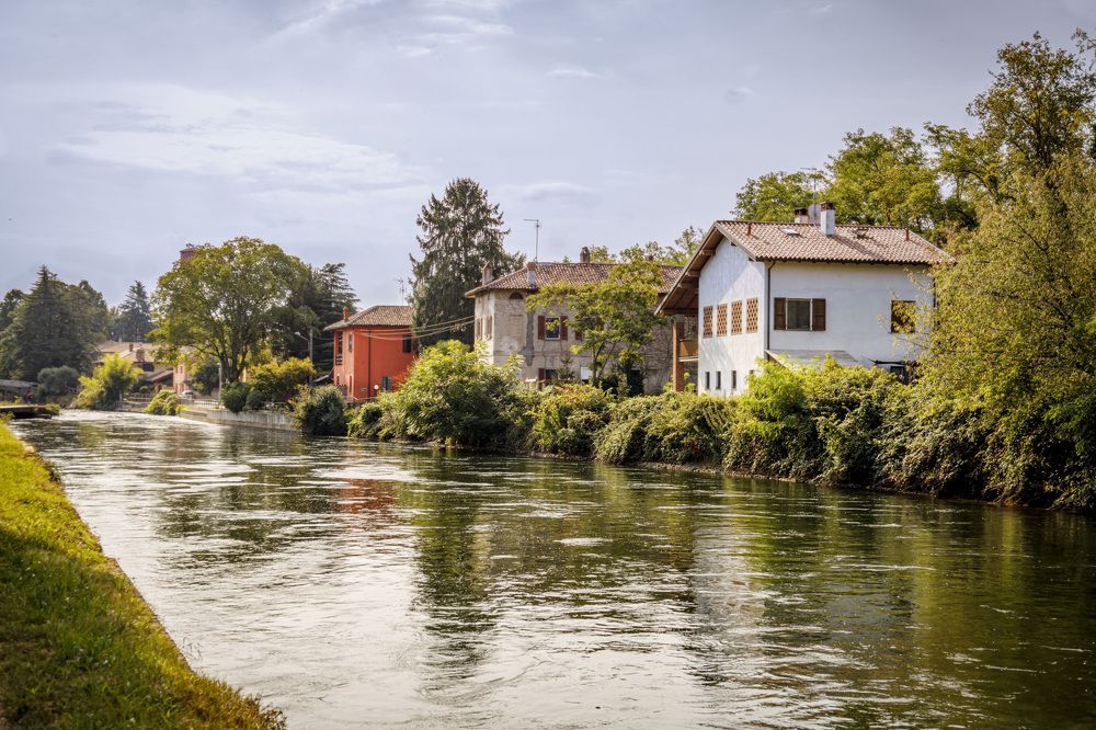 Lungo il Naviglio Grande