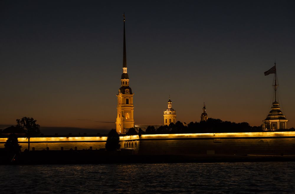 Ночная Петропавловка.