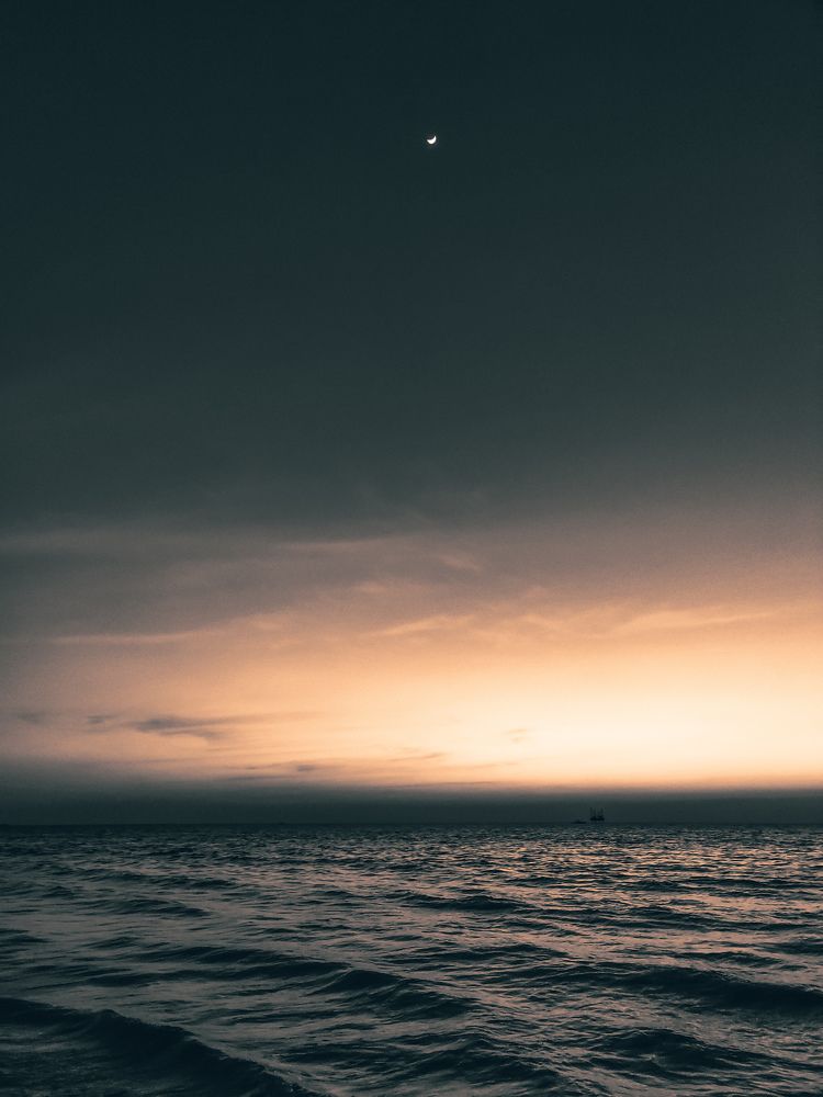 Dark sea