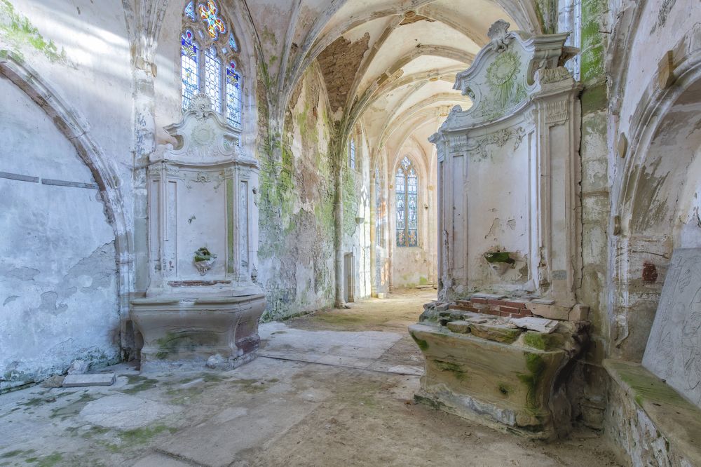 Photograph by FRANCIS MESLET