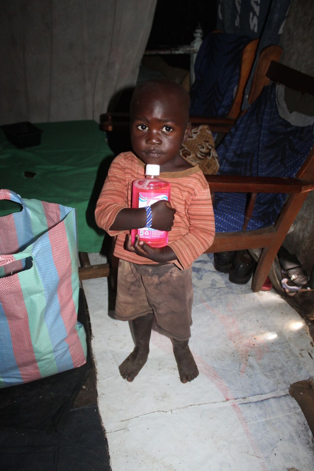 handwash soap distribution in slum of nyalenda kenya