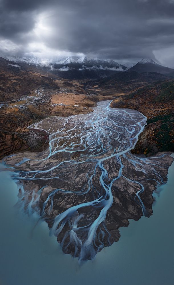 Photograph by He Jinyi