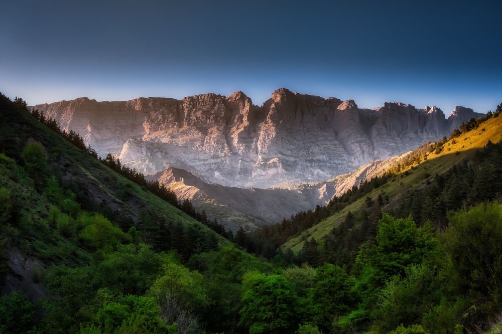 Вид на Цорей-Ломский хребет от Вовнушек
