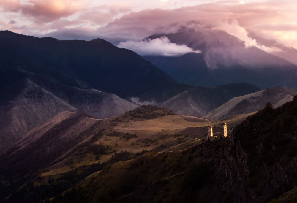 Башни двух жён