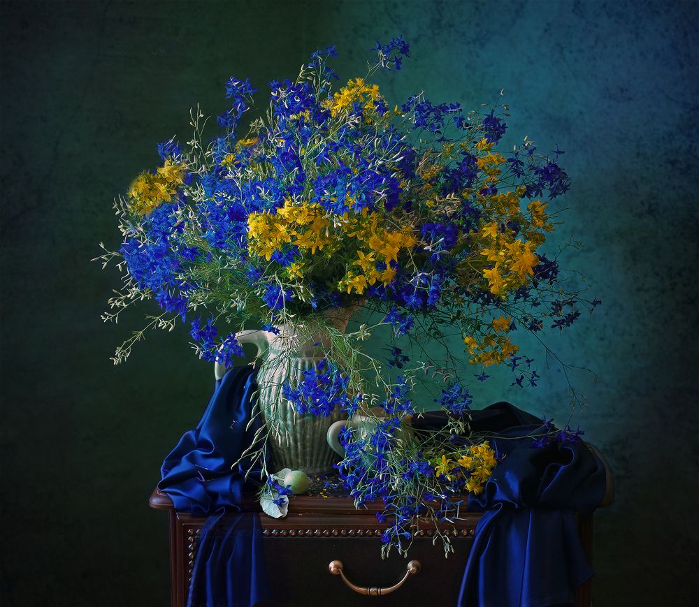 Цвет настроения - синий...