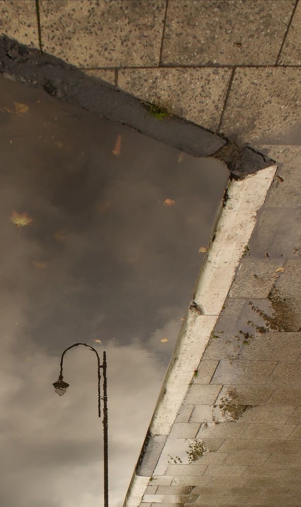 Лужа, улица, фонарь