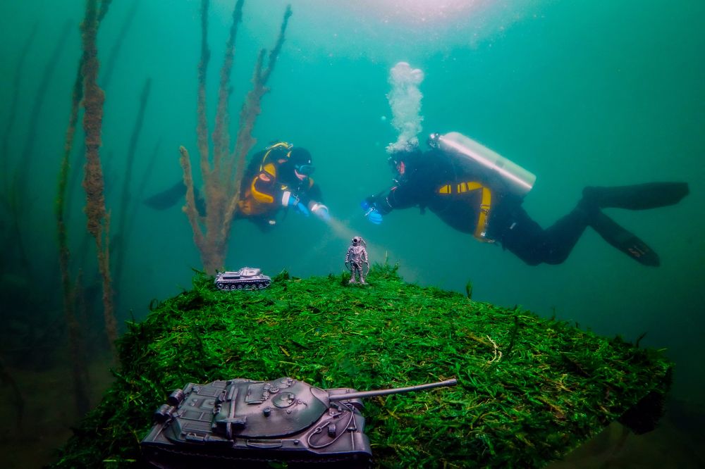 The battle of Cold Reason and Hot Emotions