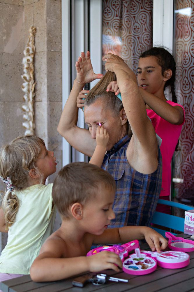 Бабушка приехала!