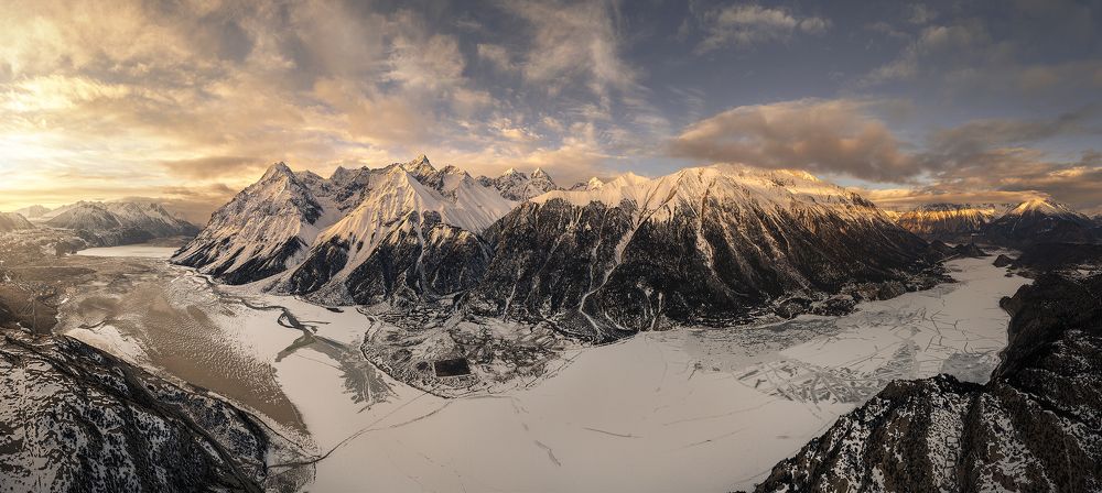 Photograph by Li Weinan