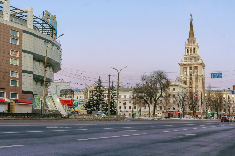 У цирка утром..