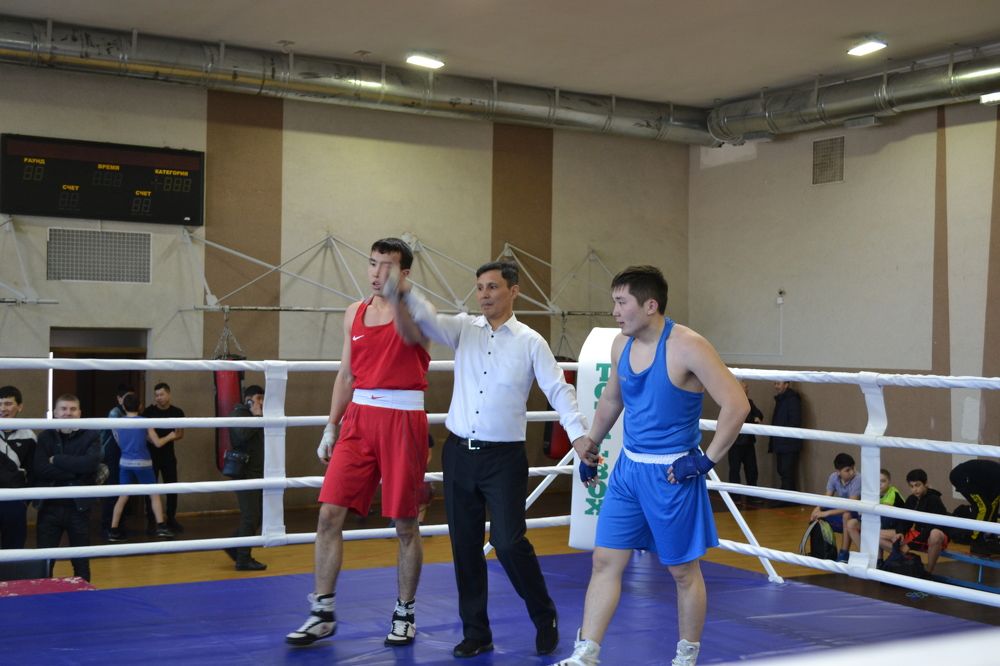 Фотография автора Андрей Хлопонин