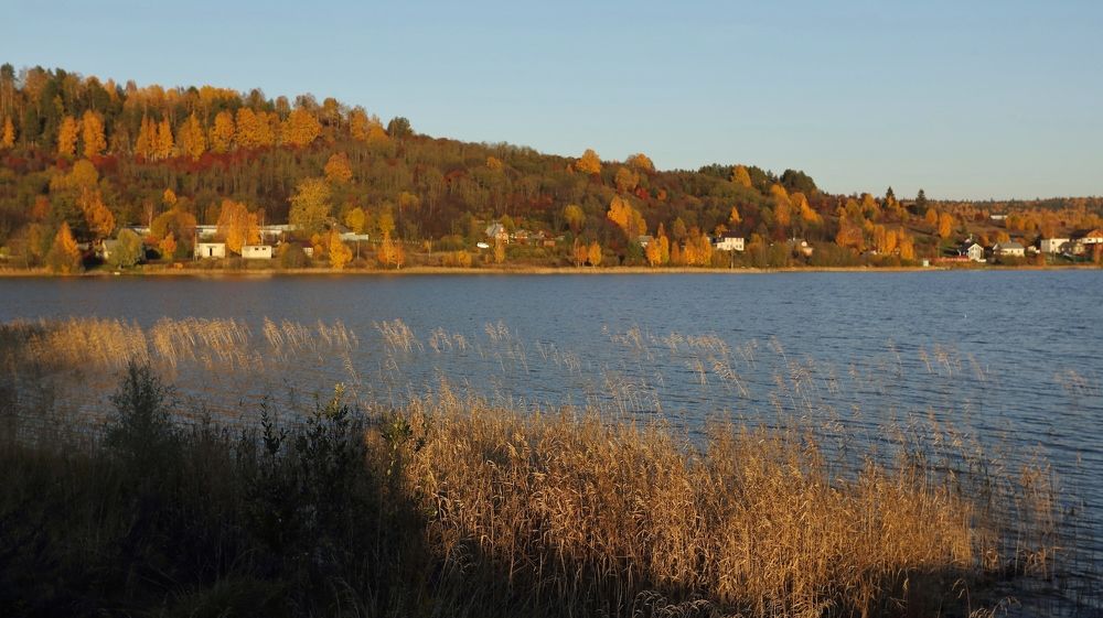 Осеннее озеро.