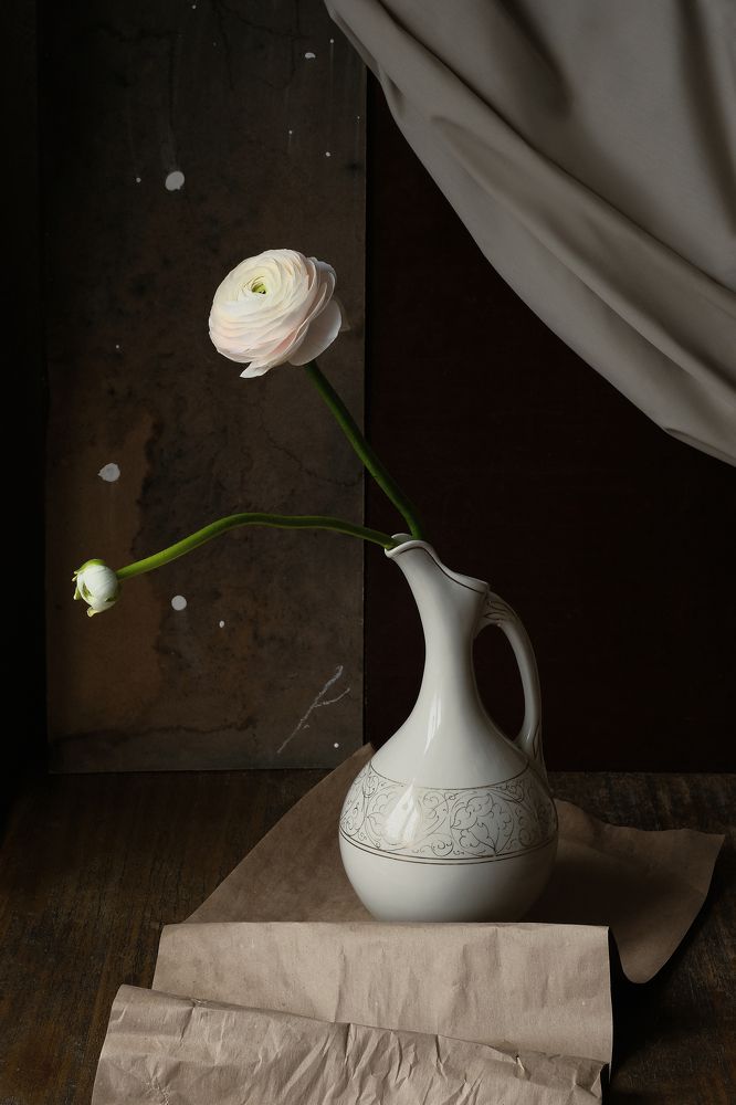 Натюрморт с ранункулюсом