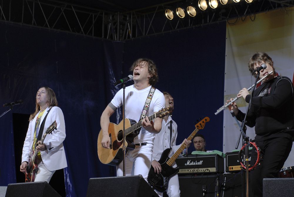 No one writes to the Colonel ...