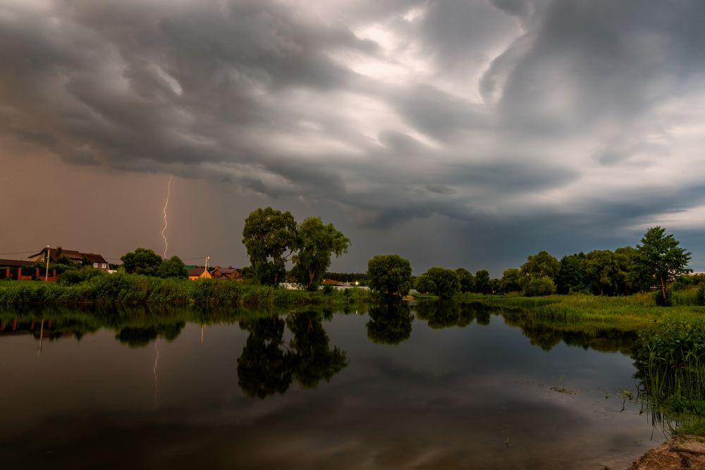 Рассвет может быть и таким.